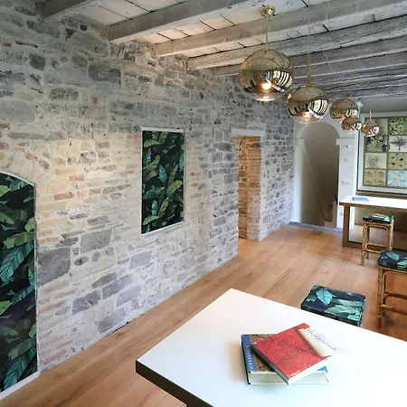 بيت ضيافة Suites&atelier 4*